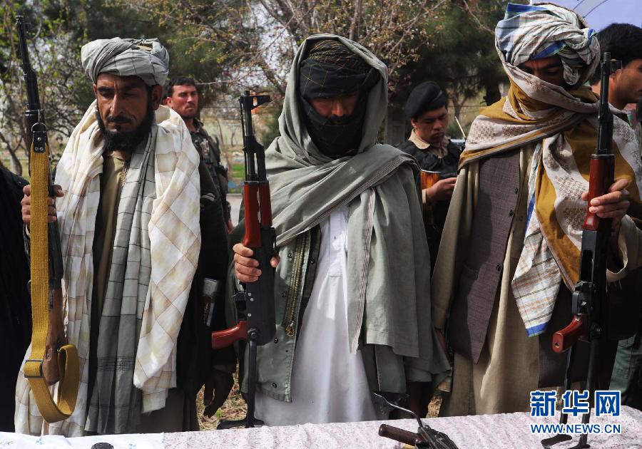 12名塔利班武装人员投降_首页小图