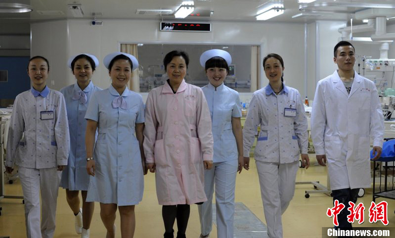 重庆主城多家医院护士服"大变身"(组图)