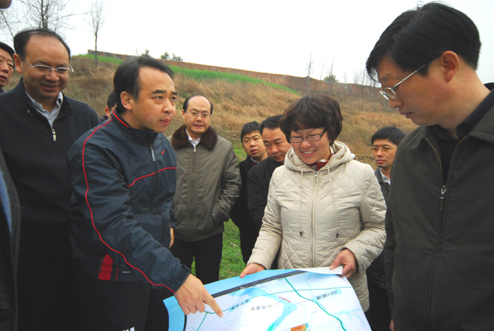 近日,省委常委,襄阳市委书记范锐平,市委副书记施真强,副市长