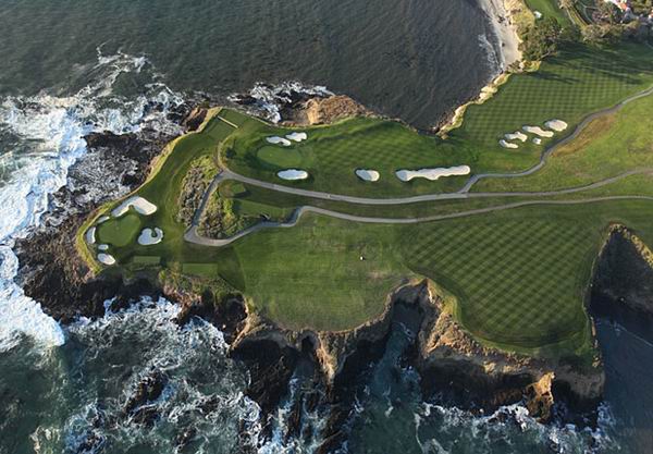 圆石滩球场(pebble beachgl)所在地:圆石滩,加州(pebble beach