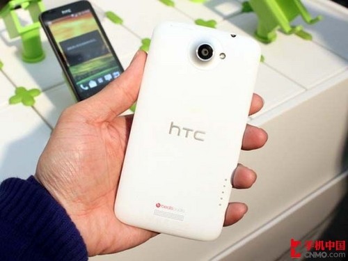 HTC One X背面图片