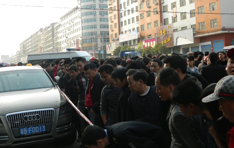 湖南邵东发生命案 警方调集100多警力围捕凶手