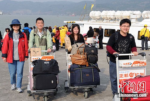 "两马"航线迎来清明台胞返乡祭祖客流高峰(图)