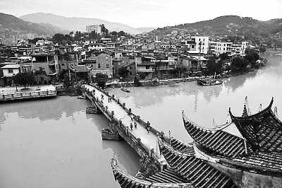 邢港古渡位于闽安村，码头东侧连接迥龙桥。迥龙桥曾是海外贸易的必经之地。