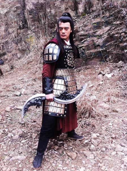"薛丁山"集结荧幕武生 李丞峰带伤演"动作狂"(图)