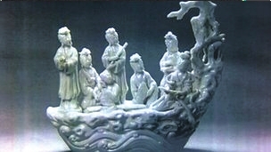 失窃瓷雕主题为七仙女乘船。资料图片