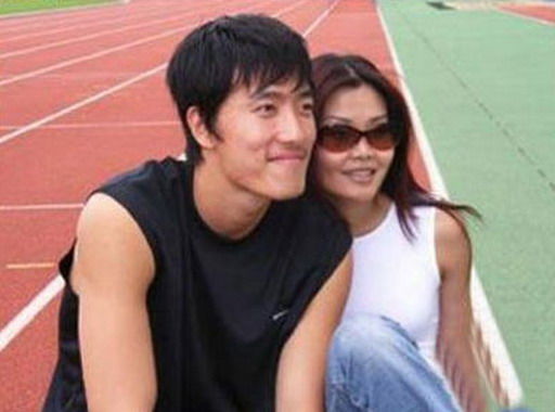 翁云光翁帆前任和现任的身家曝光差距一目了然感谢前任抛弃之恩！