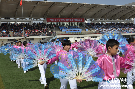 迁安市2012年中小学春季运动会开幕 赛期三天