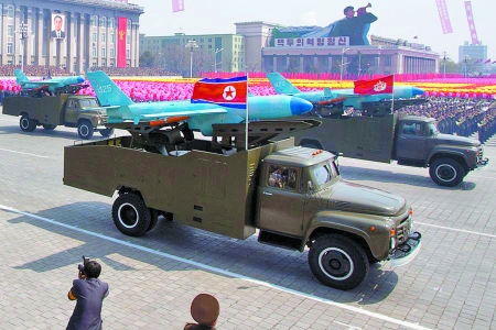 朝鲜阅兵纪念金日成百年诞辰(组图)