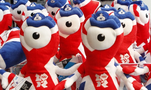 图文:伦敦奥运会奥运特许商品 吉祥物玩偶