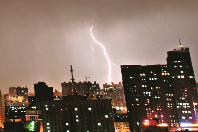 太原上空昨晚春雷乍响(图)