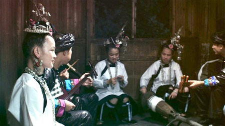 《行歌坐月》80后导演谈 侗族的熟人社会关系