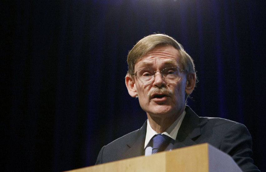 2012年4月19日，在美国首都华盛顿，世界银行行长佐利克在世行总部举行的一场会议上发表演讲。
