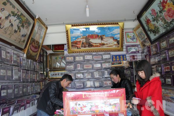 创业青年郭锦圣:让十字绣走入西藏各地区(组图