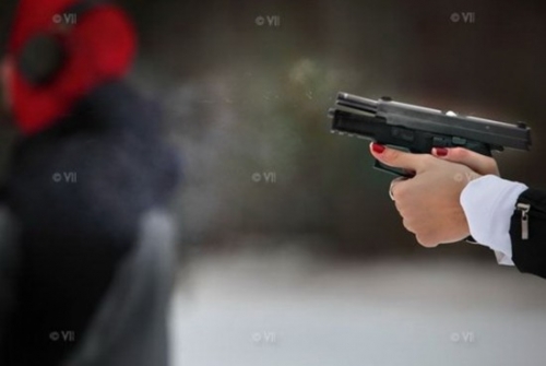 开枪射击