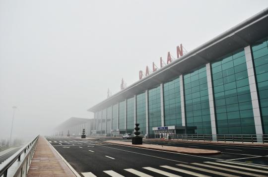 大雾致大连机场大面积航班延误
