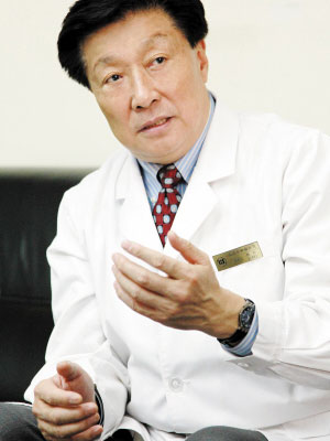 郝希山，中国工程院院士，天津市肿瘤研究所所长，擅长治疗腹部肿瘤、生物免疫治疗等。