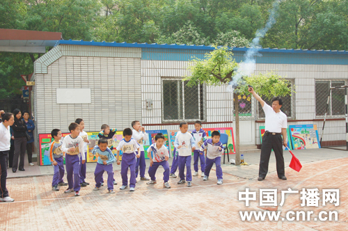 北京芳城园小学校长:用生命做教育,做生命的教