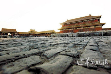 北京故宫博物院，沧桑斑驳的地面书写着岁月沧桑