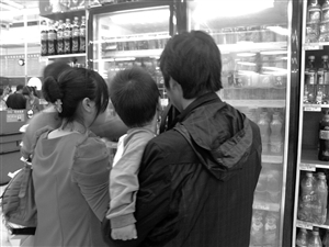 宁波市场调查:可口可乐产品销售未受影响(图)