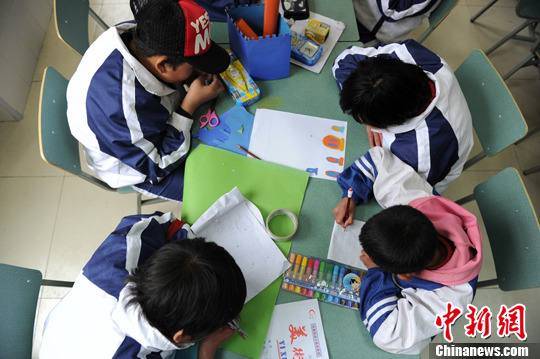 组图:四川甘孜藏区特教学校里的孩子们