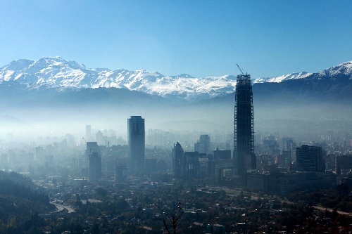 (国际)(2)薄雾笼罩中的智利首都圣地亚哥