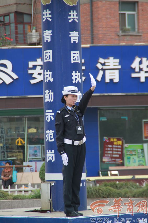 网传安康最美女司机警花称因太漂亮开车常分云漫虐美女被图片