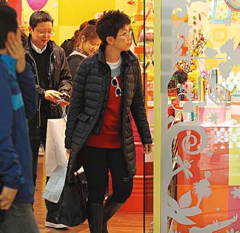 48岁汪世伟于和伟终于曝光娇妻与杨童舒似姐妹28年零绯闻获人翟凯