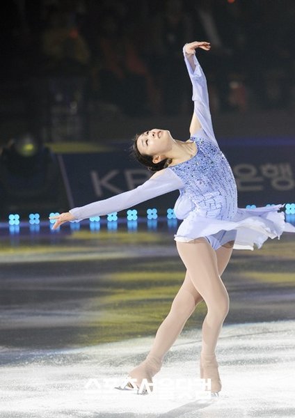冰雪 花样滑冰动态  (0)   当地时间2012年5月6日,首尔,金妍儿领衔花