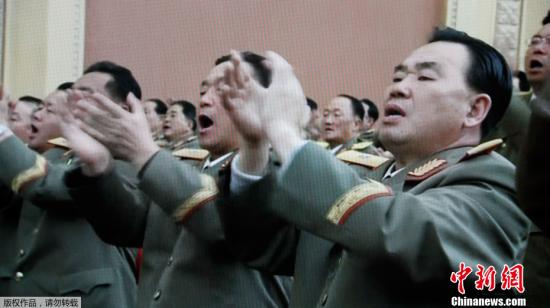 4月11日，朝鲜劳动党在平壤召开第四次代表会议，会议决定推举劳动党中央军事委员会副委员长金正恩为第一书记，同时宣布拥戴已故最高领导人金正日为永远的总书记。（视频截图）