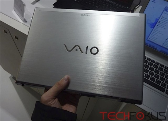 索尼VAIO T超极本上手:能换电池?