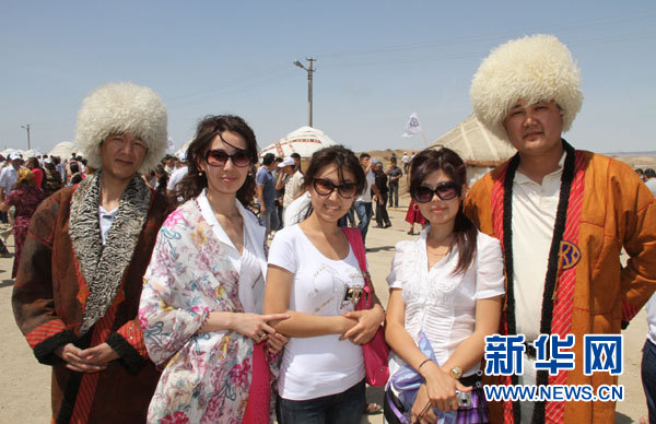 独家:见识乌兹别克斯坦人的"飙马术"(组图)