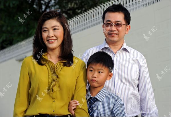 泰国总理英拉家庭合照