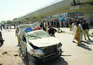 巴基斯坦警车遭袭致死2人(图)