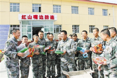 新疆军区红山嘴边防连度过冬季封山期开山见闻(图)