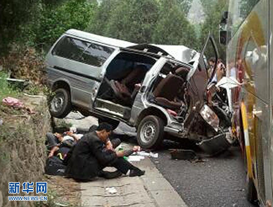 这是5月13日拍摄的北京怀柔车祸事故现场.
