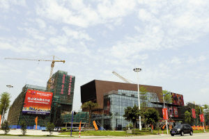 广佛大沥镇借南海大道北延 新城市轴线融入佛山中心;; 中心城区北延的