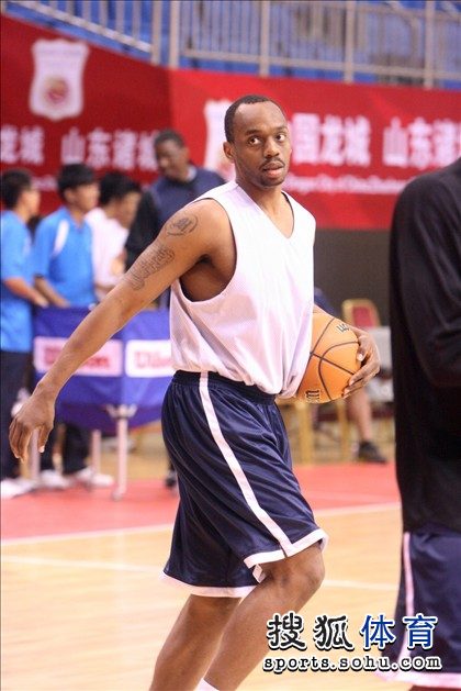 美国职业明星队训练 备战与中国男篮比赛