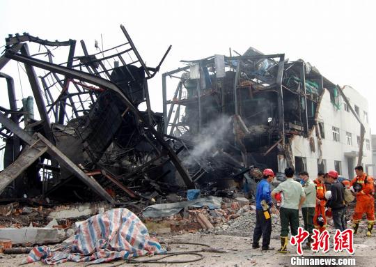 江西新干县一盐化企业发生爆炸 已致3人死亡(图)
