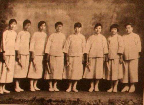 圣保罗男女中学初期的校服