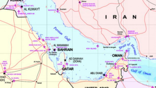 维基百科地图上将伊朗和阿拉伯半岛之间的海域清楚地标注为“波斯湾”（Persian Gulf）。