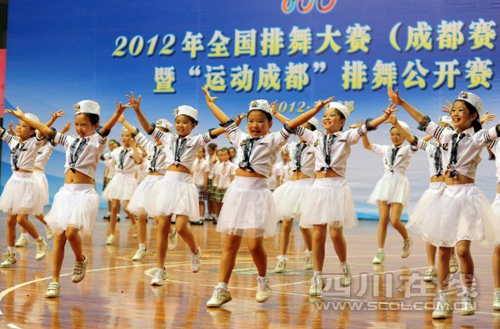 小学舞蹈队小学南兴一图片
