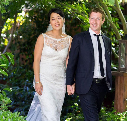 Facebook创始人与华裔女友低调完婚 图-搜狐滚动