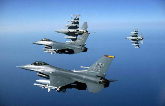 资料图：美国空军F-16战机编队。