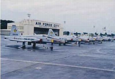 菲律宾空军的机场。