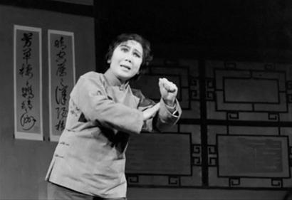 沪剧杨派创始人杨飞飞逝世 "今生只为沪剧生"(组图)