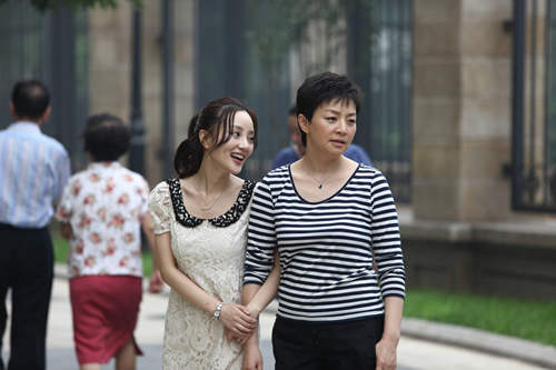 之后,老戏骨宋丹丹与儿子巴图再度联手打造的一部电视剧