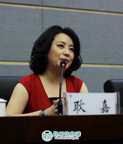 云南希望工程"金果爱心" 助梦云南师大30贫困生(组图)