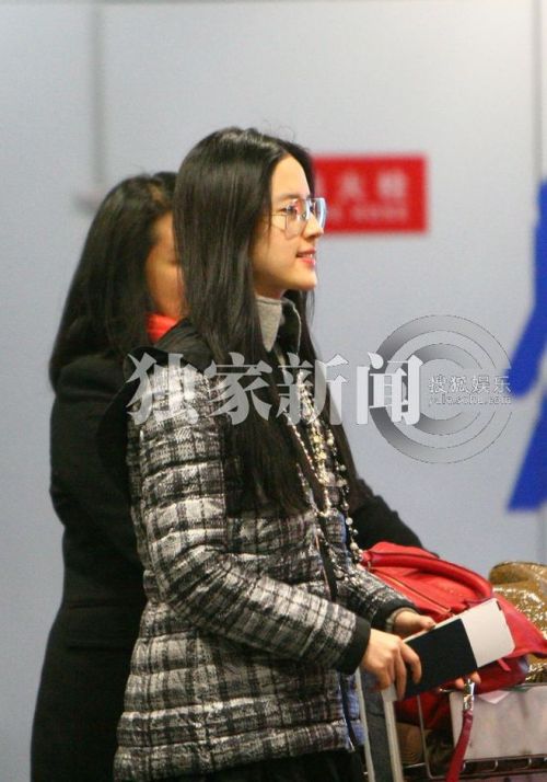 刘亦菲素颜清秀脱俗(组图)