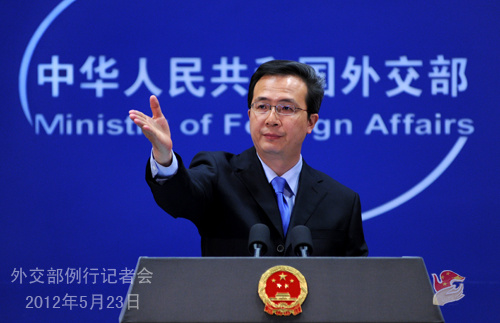 2012年5月23日，外交部发言人洪磊主持例行记者会。 外交部网站